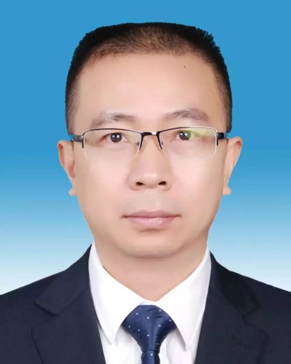 创盈在线 官方通报：作为“一把手”，李锐安排单位买500斤散装白酒存于办公楼，用于日常接待